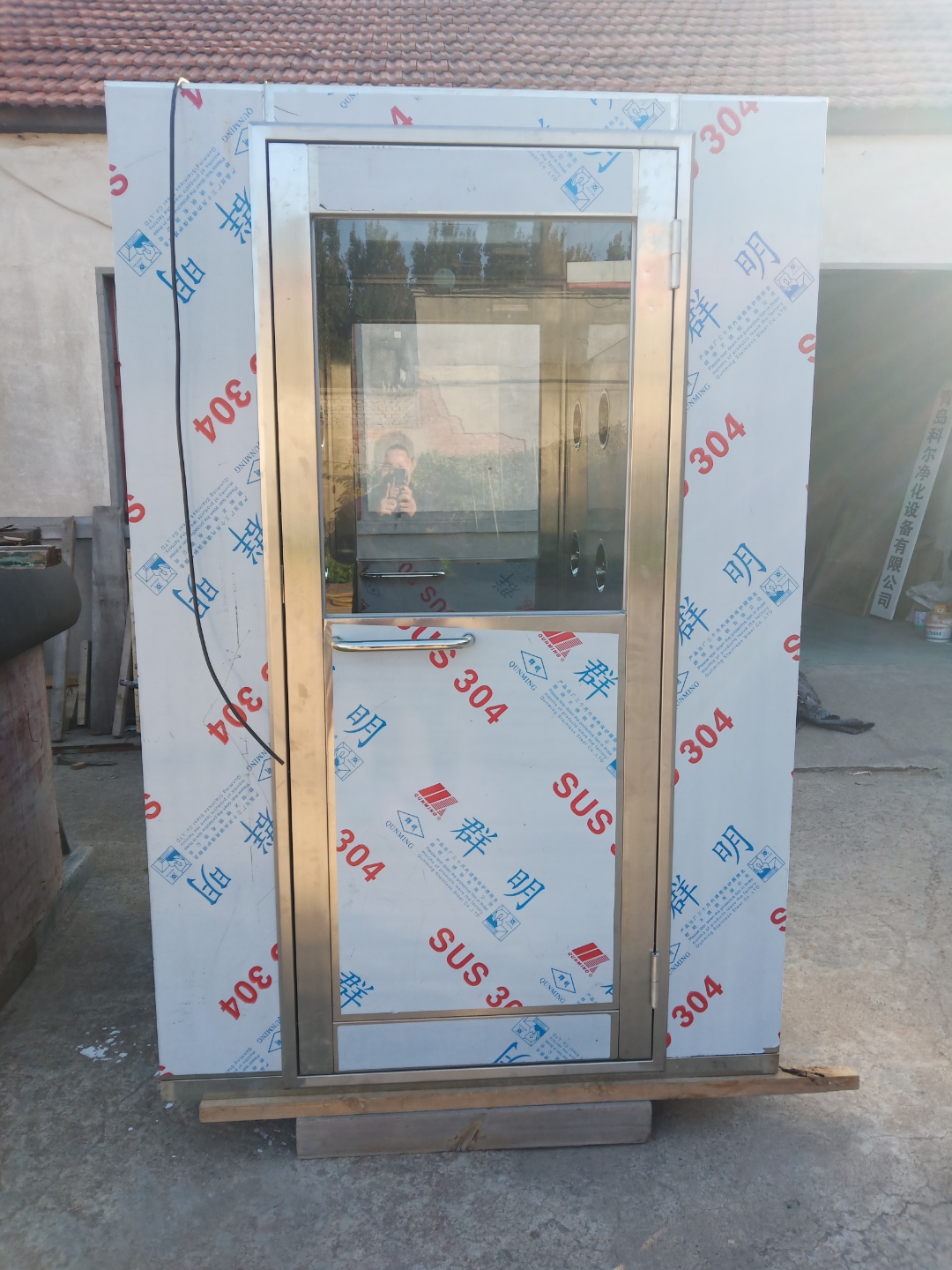 電子廠風淋門:風淋室使用操作規范